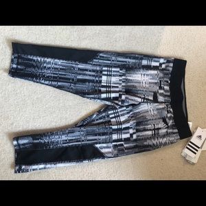 NWT - Women’s Adidias 3/4‎ Techfit